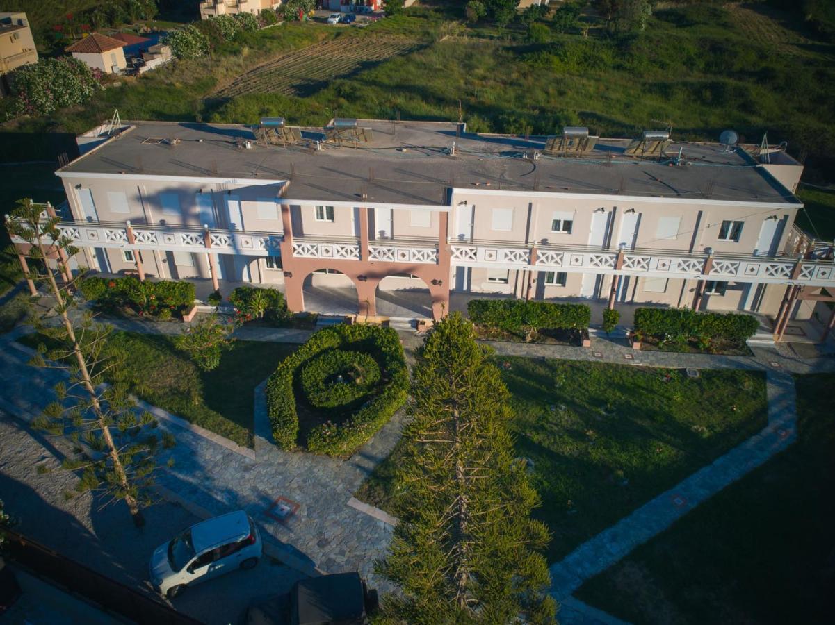 Odos Oneiron Tavronitis Bay Hotell Eksteriør bilde